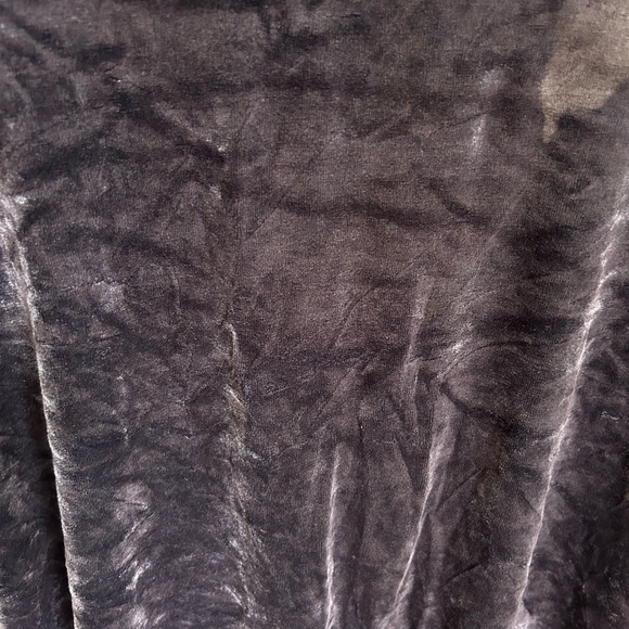 We The Free velvet top, low scoop on back side. Short loose floppy fabric - Picture 2 of 7